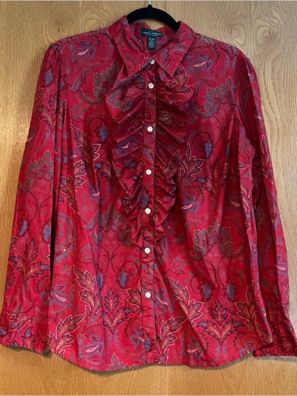 LRL Lauren Jean Co red paisley print button down Ruffle accent shirt. Size 1X